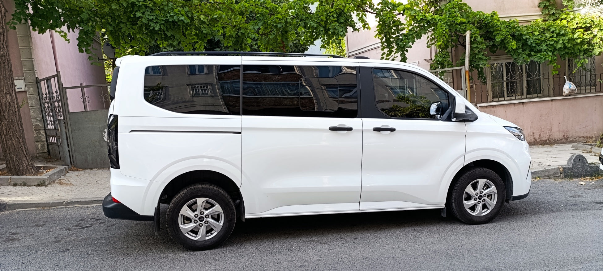 Roof Rails For Ford Transit Custom Van Swb Black 2023- Up Roof Rails For Ford Transit Custom Van Swb Black 2023- Up